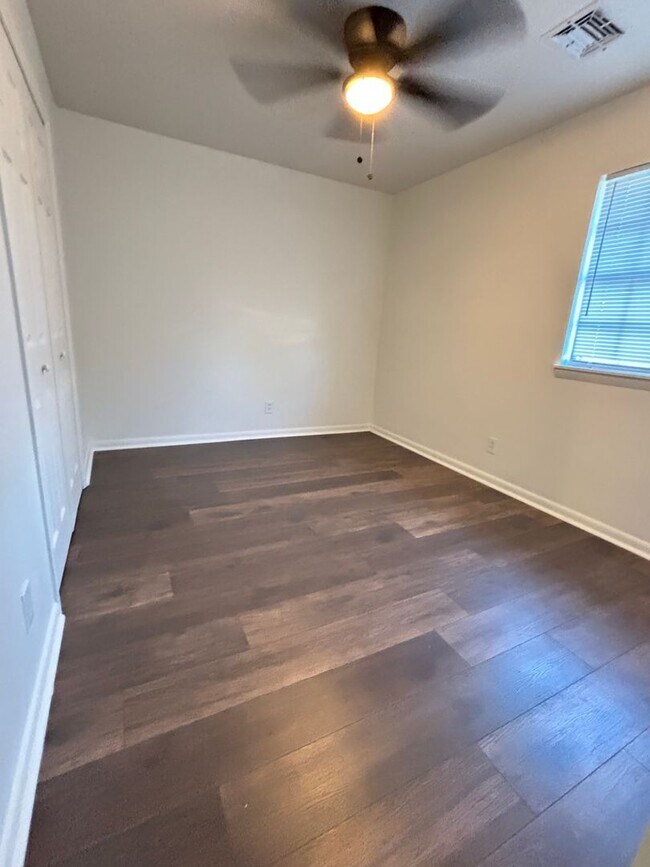 Building Photo - 27 Meldia Dr