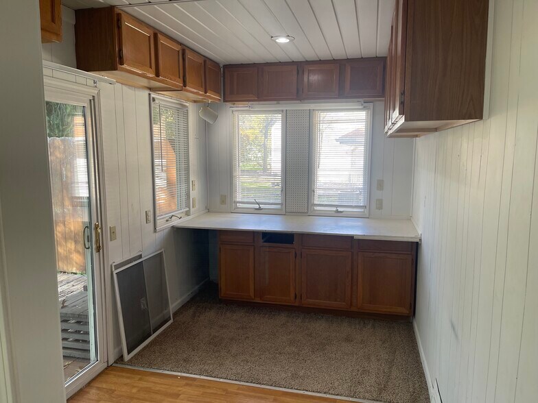 Building Photo - 317 S Market St