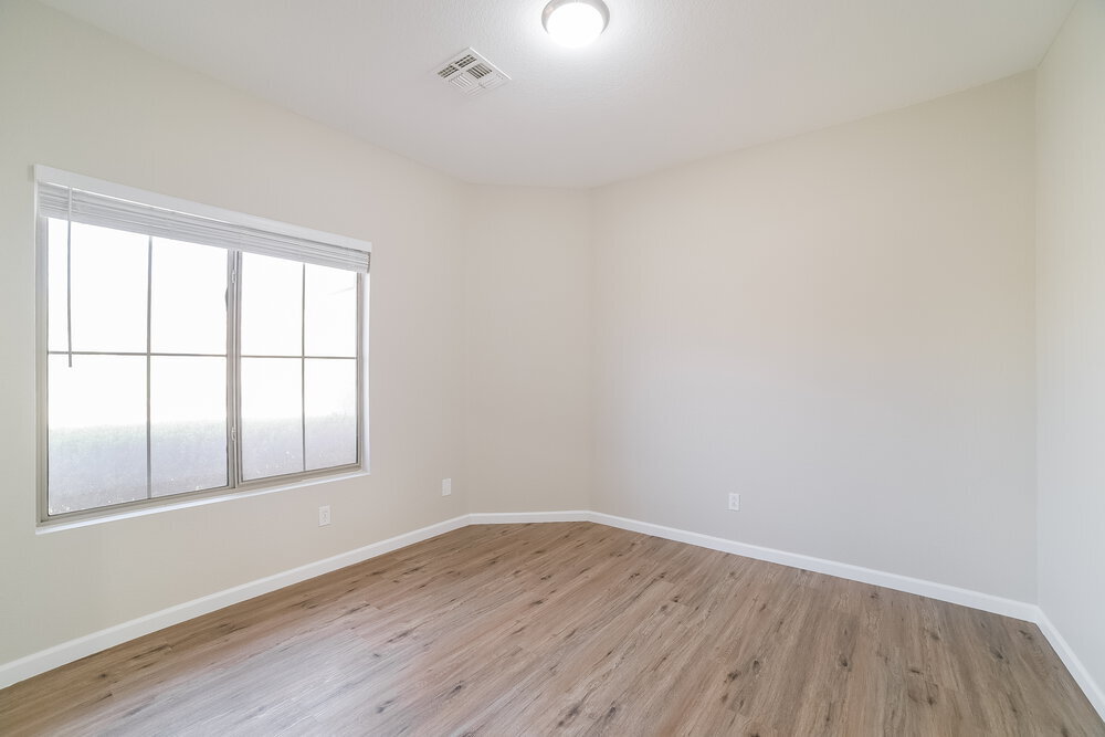 Building Photo - 3556 W Warren Ln