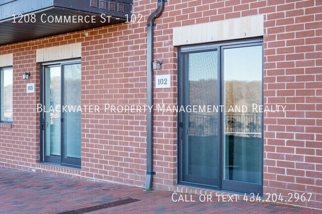 Building Photo - 1208 Commerce St