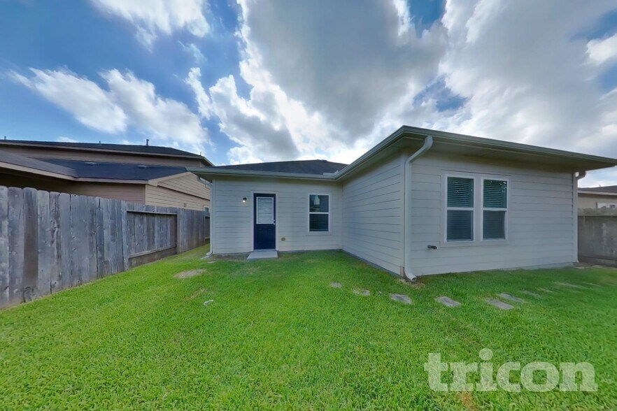 Building Photo - 6103 Coleus St