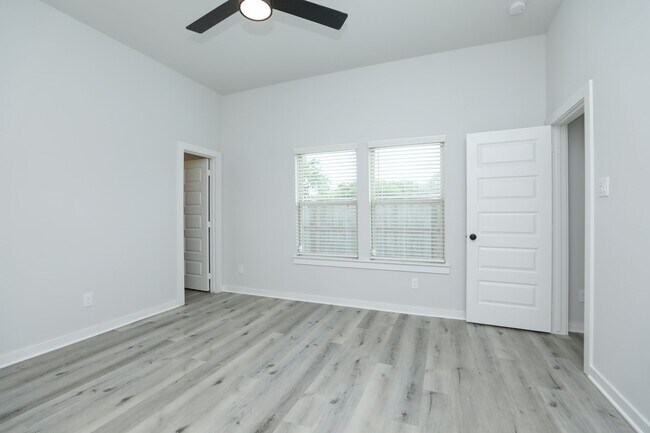 Building Photo - 1023 Santee Ct
