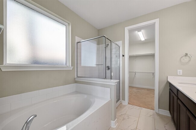 Building Photo - 2131 Islawild Wy