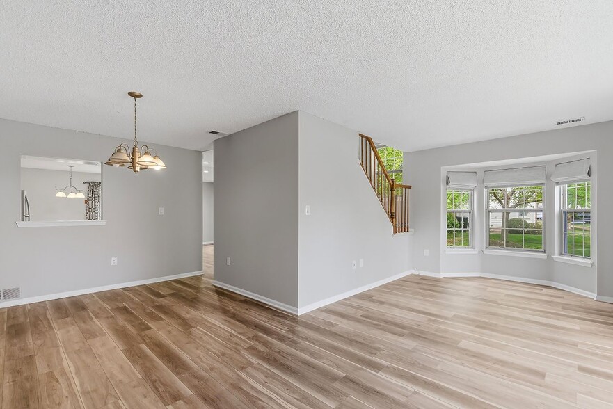 Building Photo - 5 Whistler Dr