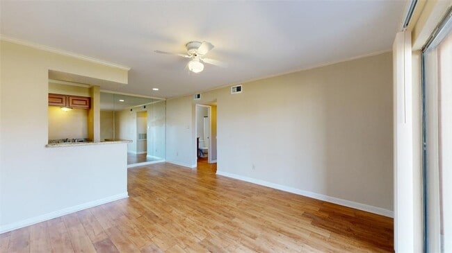 Building Photo - 904 University Oaks Blvd