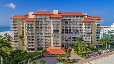 Building Photo - Get your Toes in the Sand at this Fully Furnished One Bedroom Beachfront Condo-Start June 1-2026