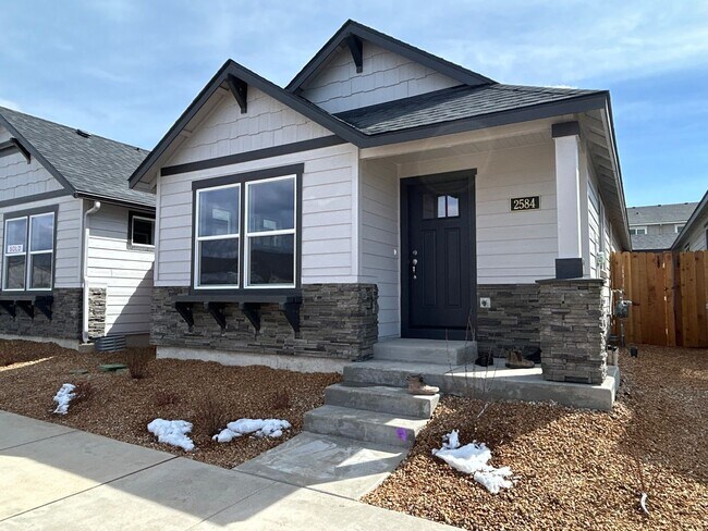 Building Photo - 3 Bedroom / 2 Bathroom Home in NW Redmond