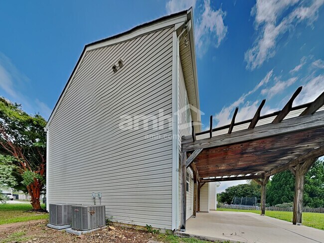 Building Photo - 4544 Fairport Ct