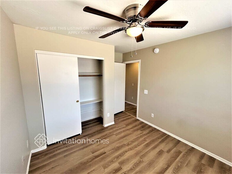 Building Photo - 623 W Romley Ave