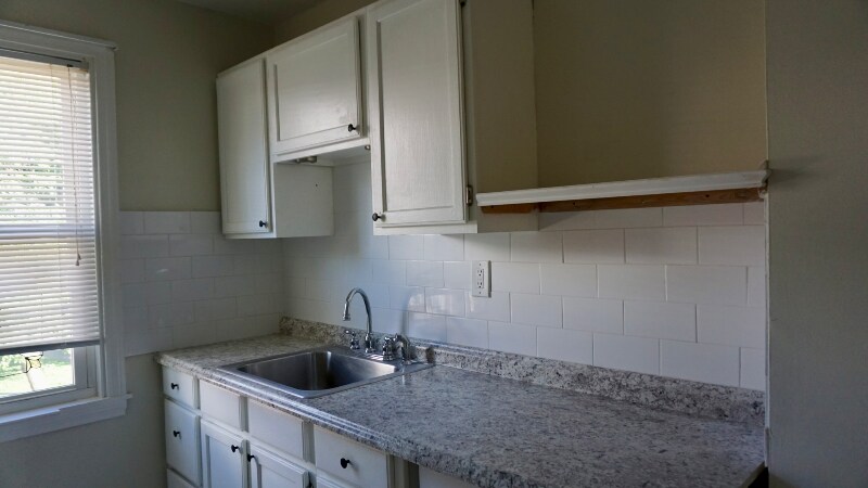 Building Photo - 200 Hiawatha Ln
