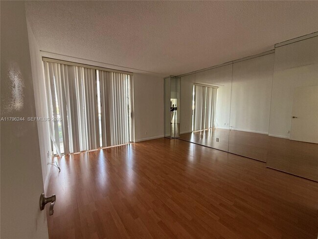 Building Photo - 19707 Turnberry Way