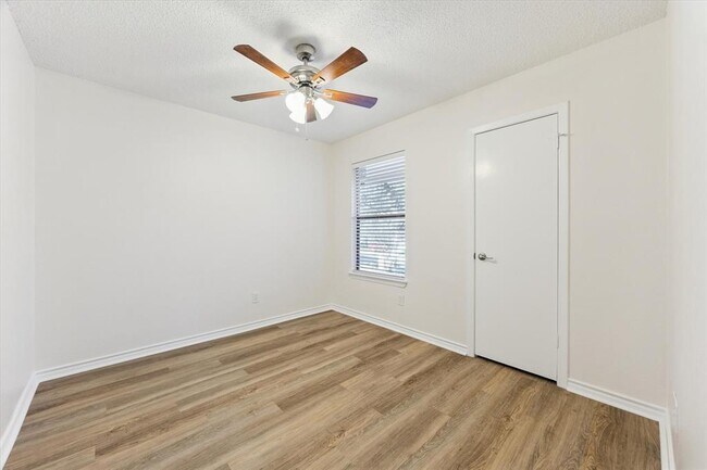 Building Photo - 8405 Loralinda Dr