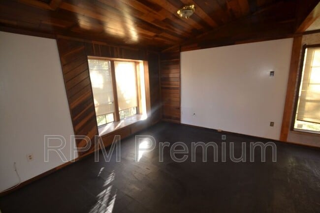 Building Photo - 12369 Palmyra Dr