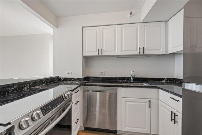 Building Photo - 3660 N Lake Shore Dr