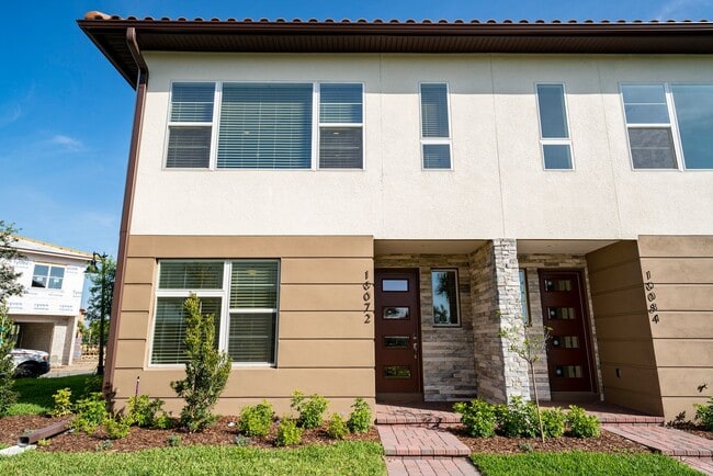 Building Photo - Stunning  MOVE-IN READY TOWNHOME in. Exqui...