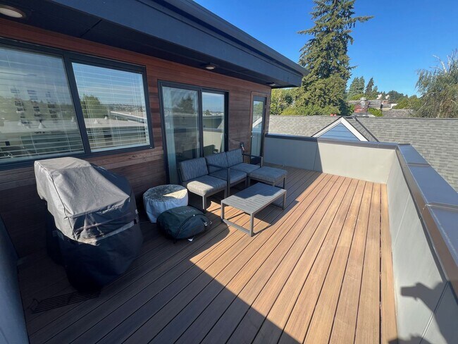 Building Photo - 30 Florentia St