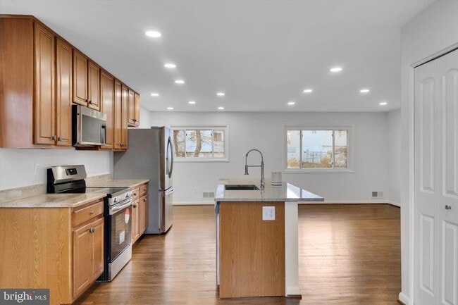 Building Photo - 4224 Kinmount Rd