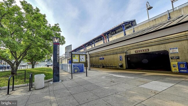 Building Photo - 307 Nimitz Ave