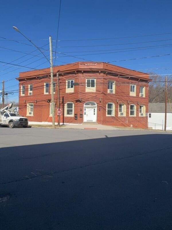 Building Photo - 730 N Main St