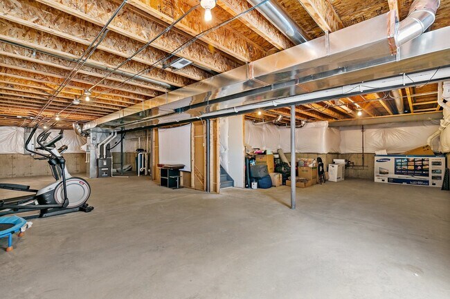 Building Photo - 3557 Crestwood Ln