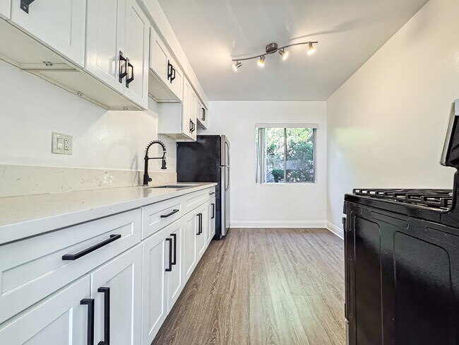 Building Photo - 12521 Lakewood Blvd