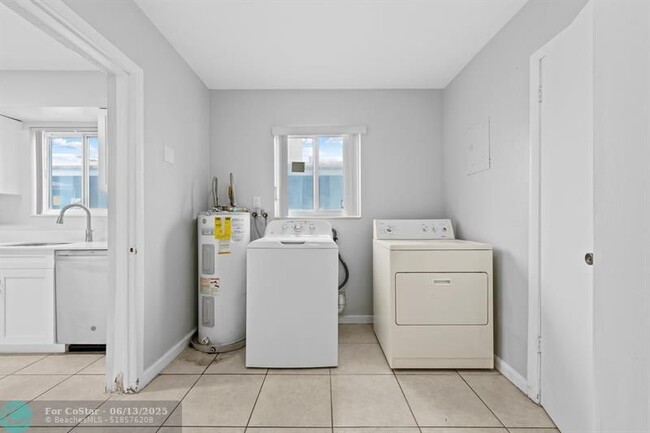Building Photo - 481 NW 47th St