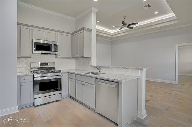 Building Photo - 260 Sedgewick Ave