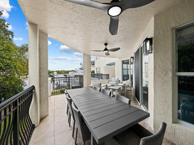 Building Photo - 1050 Seminole Dr