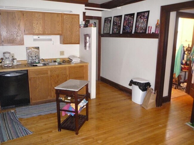 Building Photo - Broom &amp; Wash, LLC 404WW