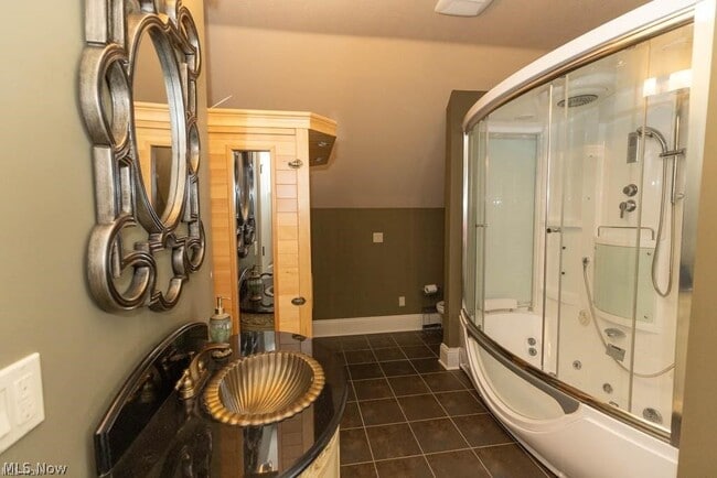 Building Photo - 3600 Oxford Cir