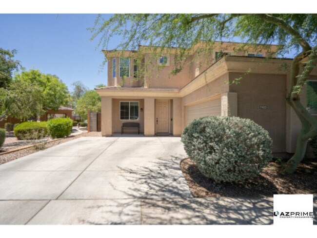 Building Photo - Welcome to this Beautiful Two-Story Phoeni...