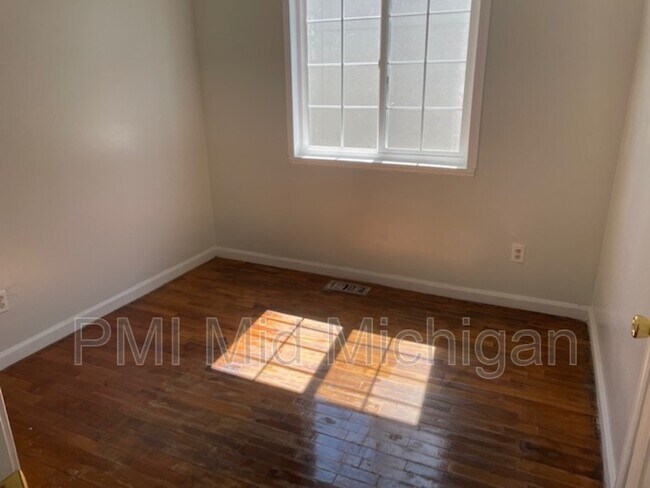 Building Photo - 4515 Baldwin Blvd