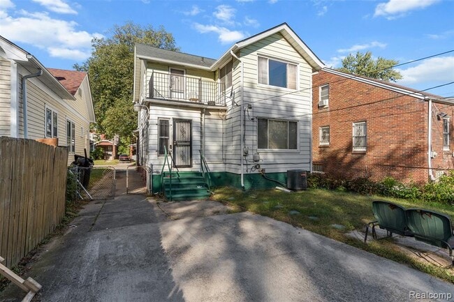 Building Photo - 15404 Normandy St