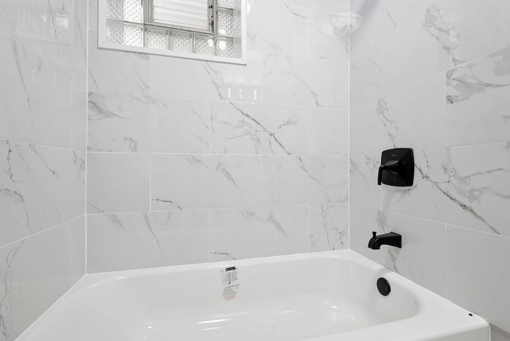 Building Photo - 1809 W Armitage Ave