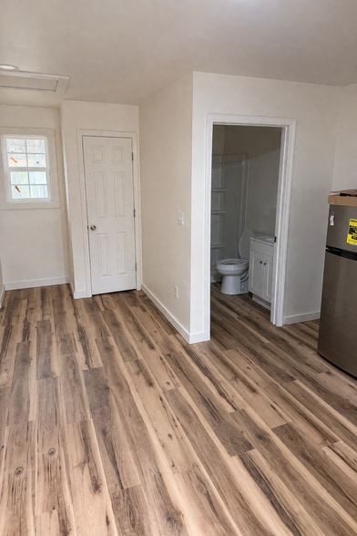 Building Photo - 1030 Bryan Dr