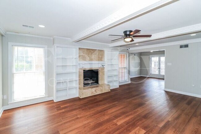 Building Photo - 2369 Penbrook Pl