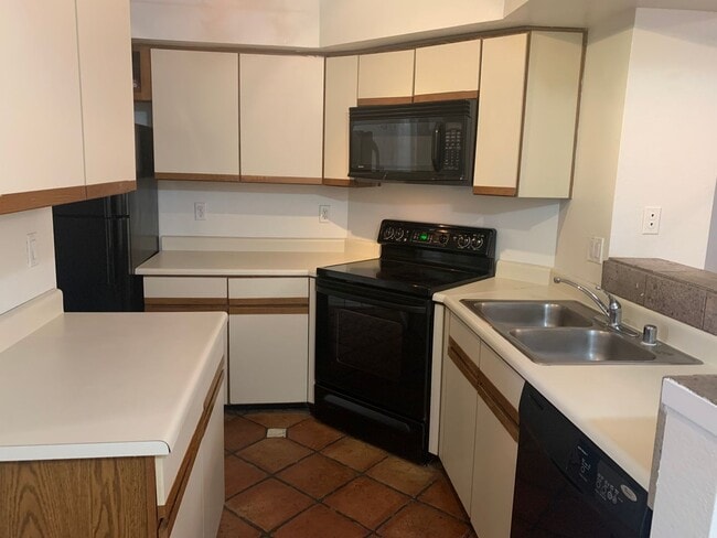 Building Photo - Excellent 1 bedroom w/ loft