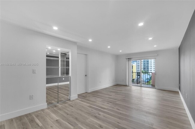 Building Photo - 6920 Harding Ave