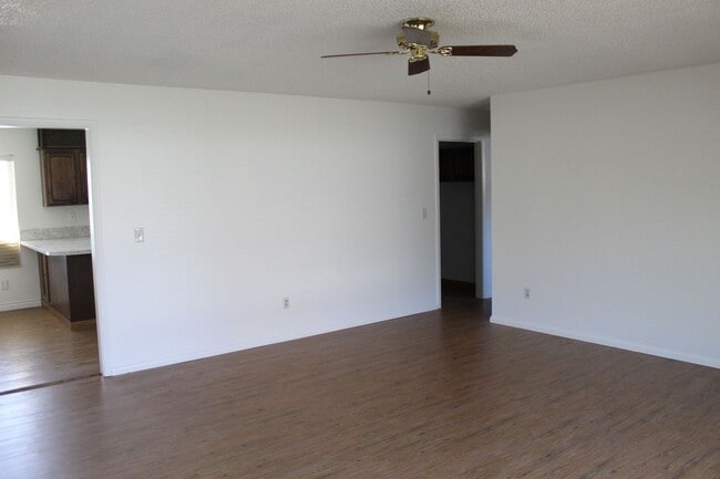 Building Photo - 6520 Climax Ave