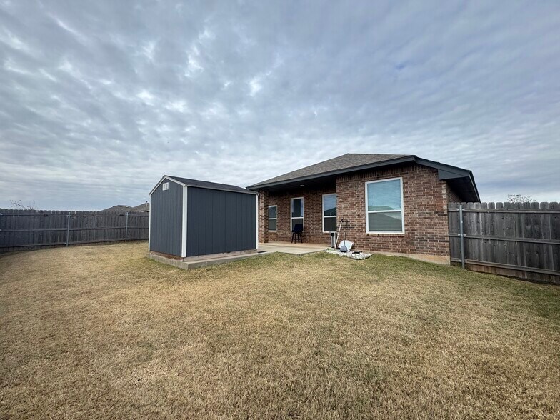 Building Photo - 9104 SW 47th St