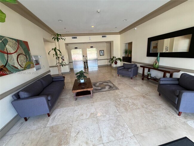 Building Photo - 2550 SW 27th Ave