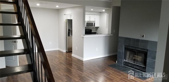 Building Photo - 8406 Tamarron Dr