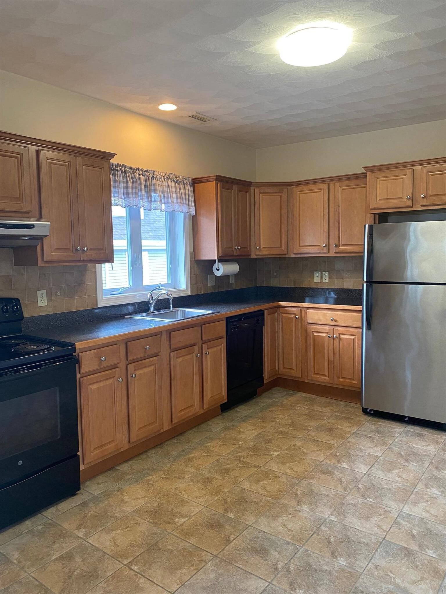 Building Photo - 188 Harvard St