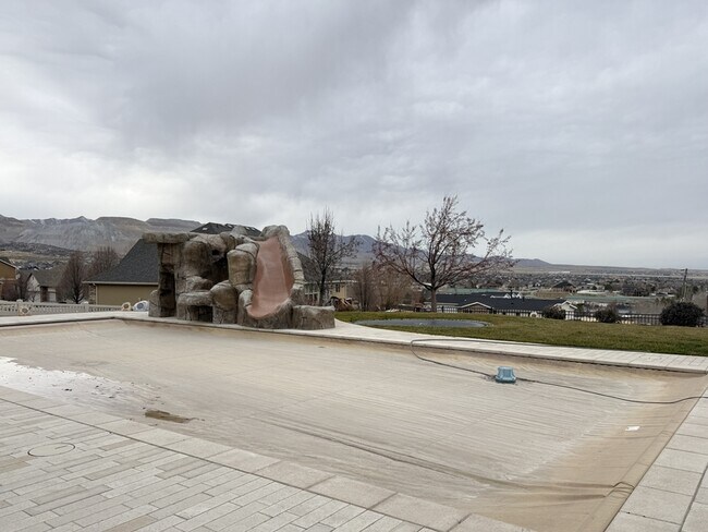 Building Photo - 14328 S Log Home Ln