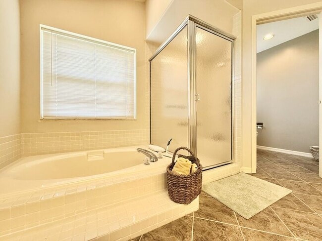 Building Photo - 8724 Ashbury Dr