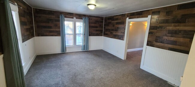 Building Photo - 417 Origen St