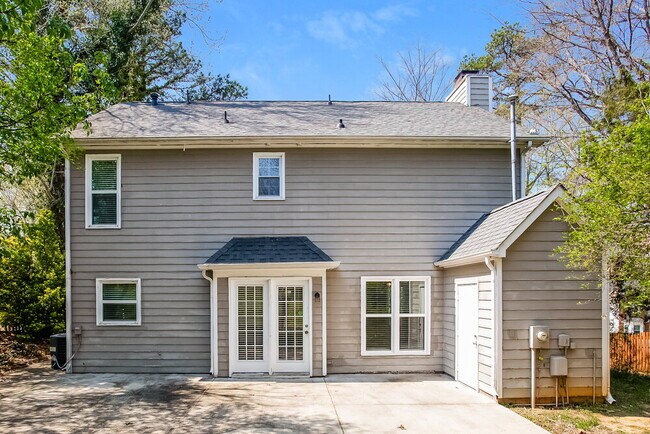 Building Photo - 11025 Ballards Pond Ln