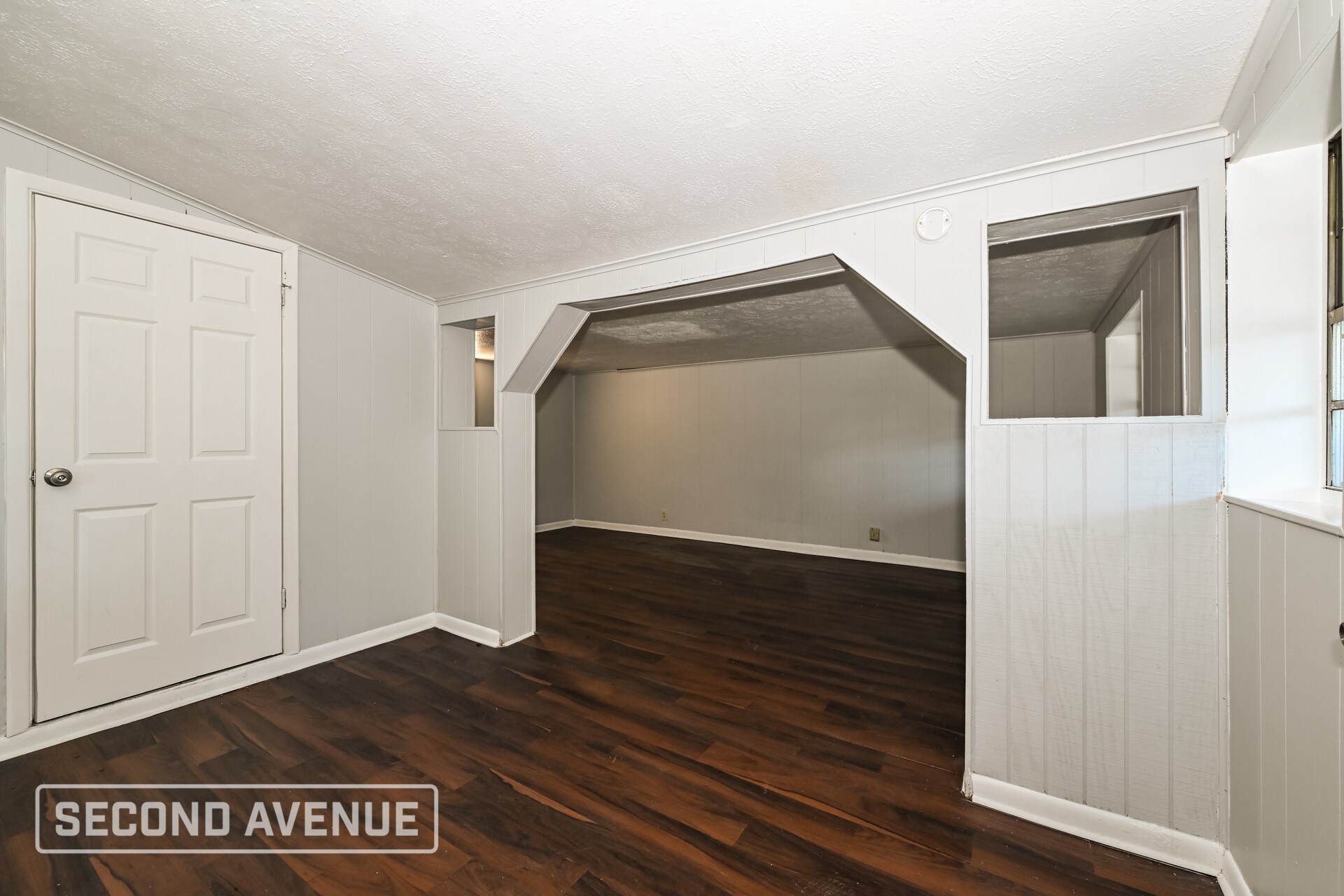 Building Photo - 1964 Leonard Cir S