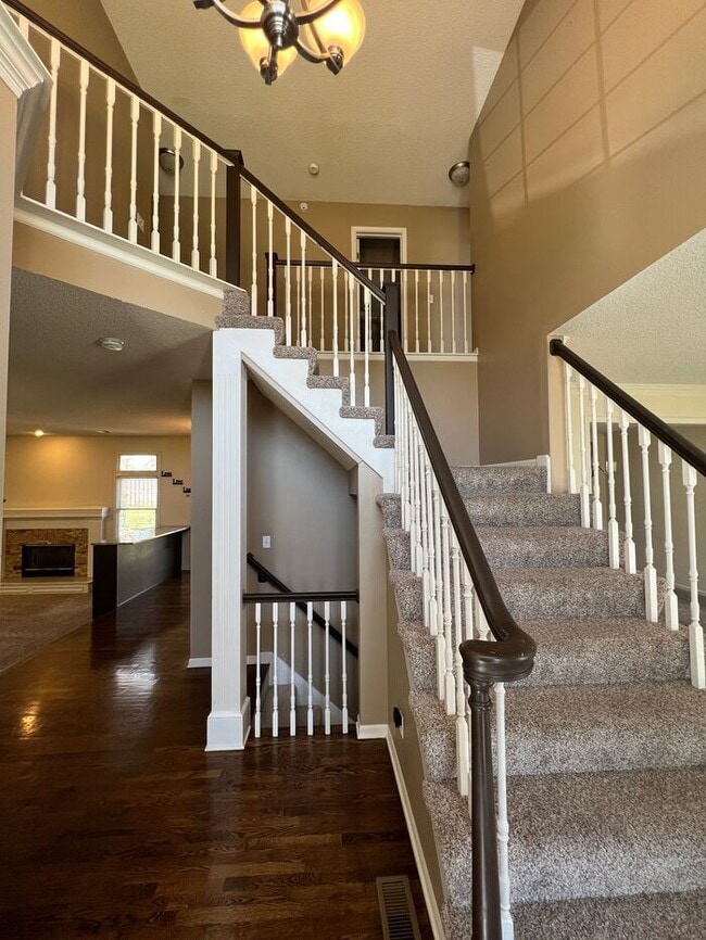 Building Photo - Welcome to this beautiful 4-bedroom, 2.5-b...