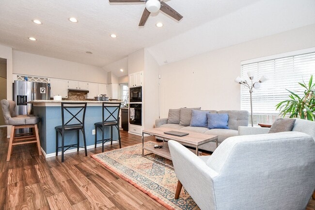 Building Photo - 4 bedrooms home in the heart of Copperfield
